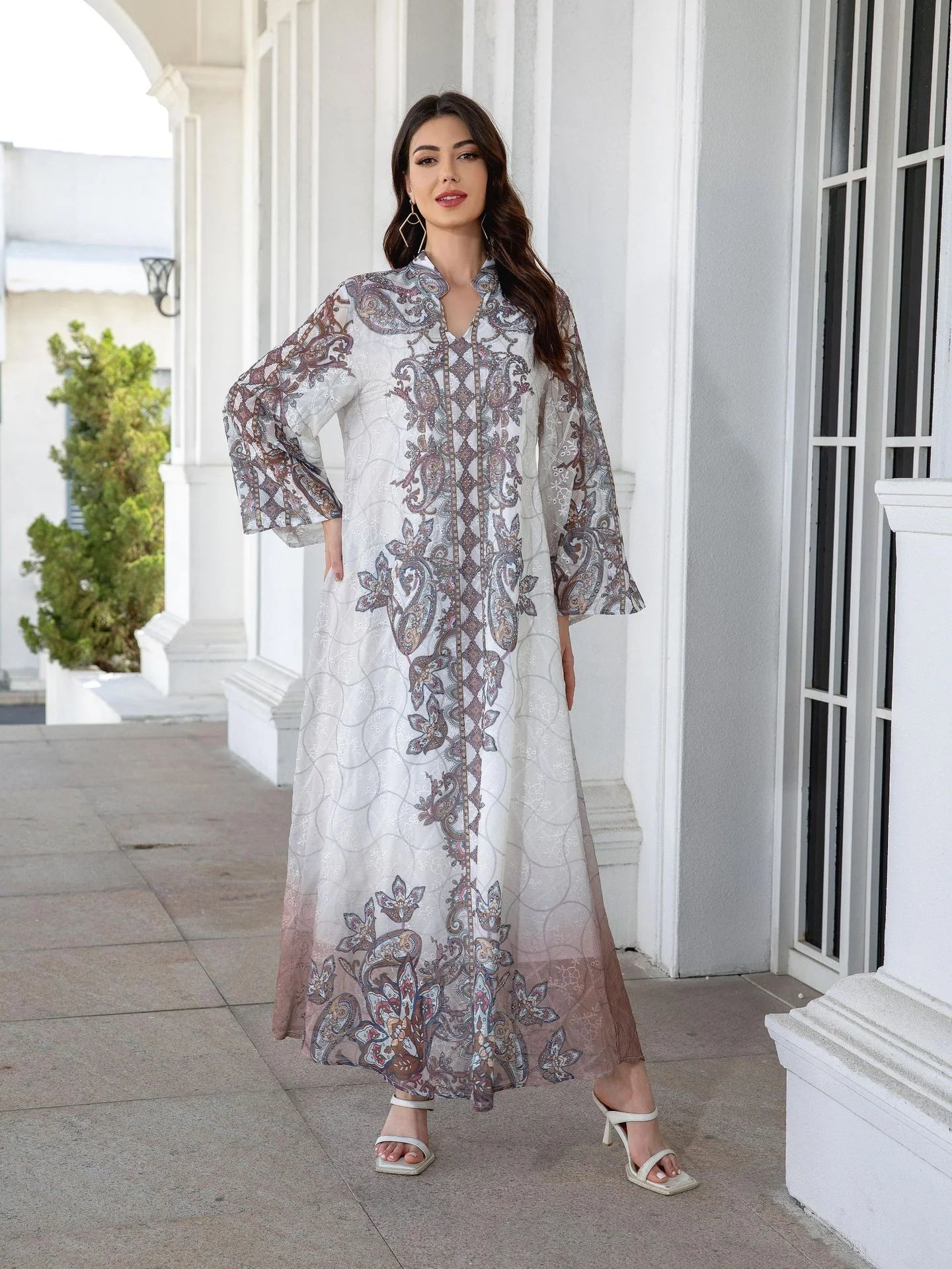 241110 Arab Robe Embroidered With Diamonds Abayas
