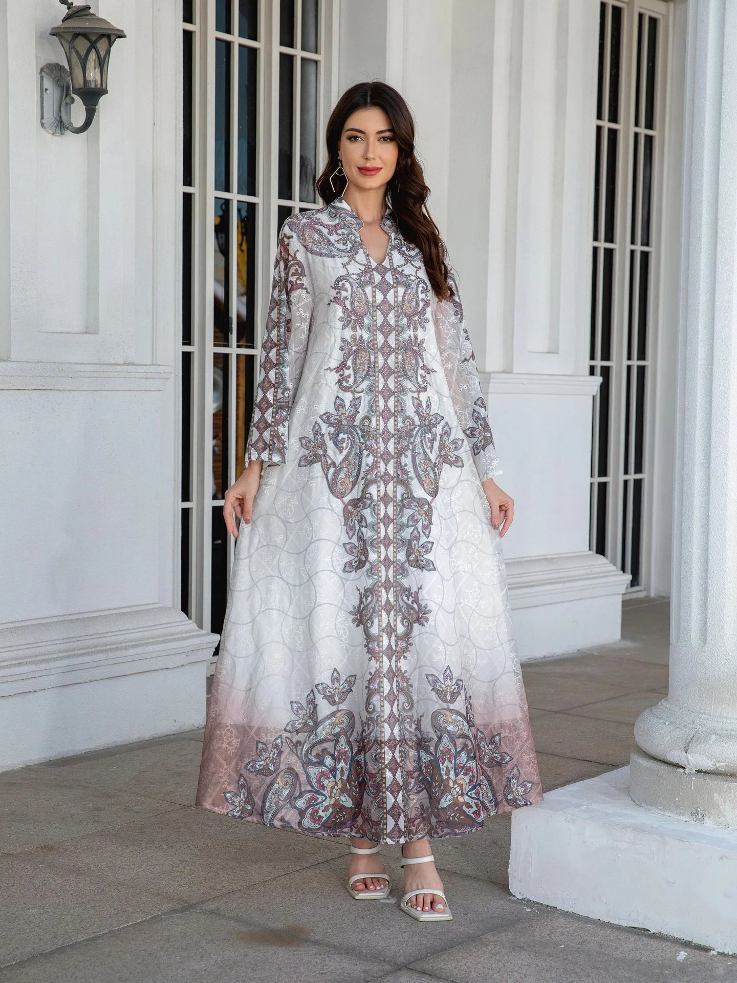241110 Arab Robe Embroidered With Diamonds Abayas