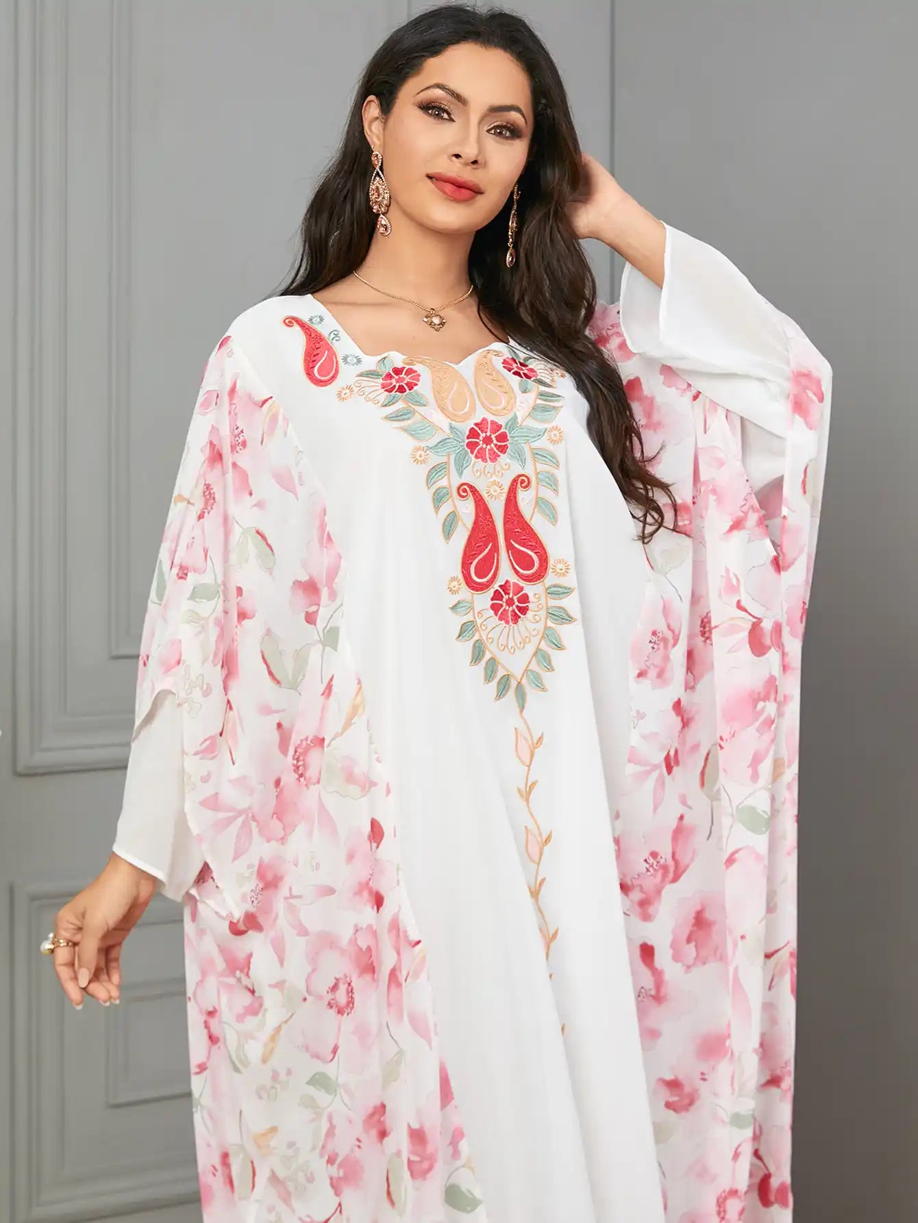 3628 Muslim Arab Dubai Robe Embroidery Floral Bat Sleeve Dress
